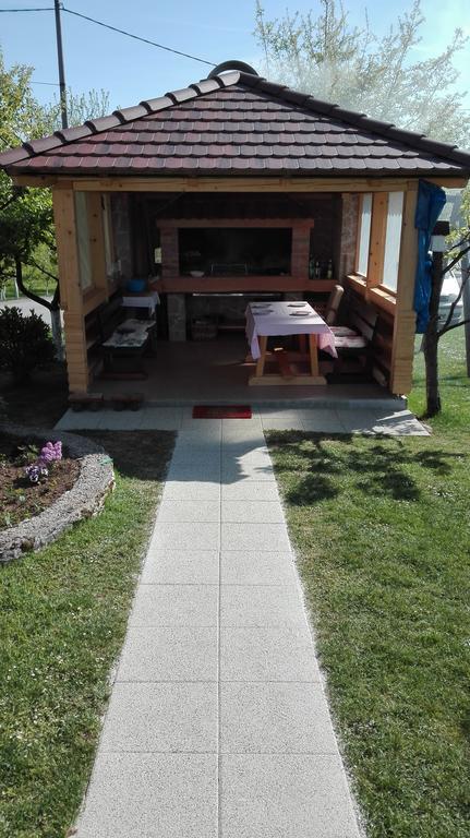 Guest House Adrijana Selište Drežničko Buitenkant foto