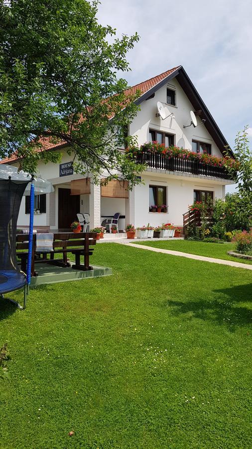 Guest House Adrijana Selište Drežničko Buitenkant foto