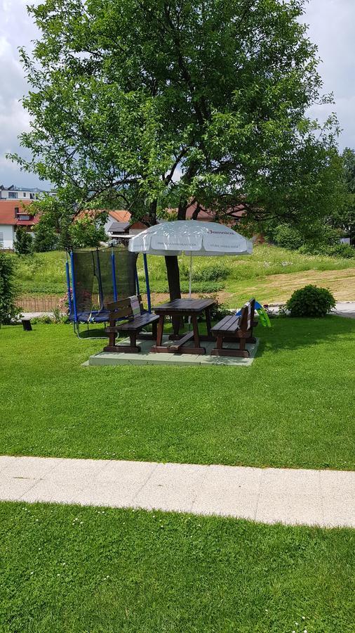 Guest House Adrijana Selište Drežničko Buitenkant foto